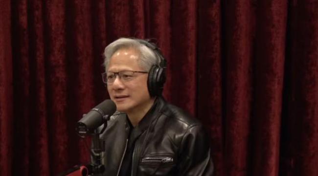 黄仁勋:每天都在担心英伟达倒闭